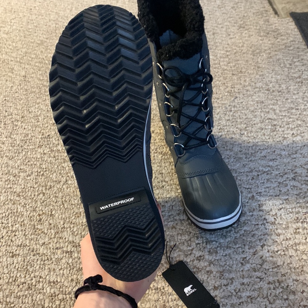 Sorel waterproof snow boots - Picture 3 of 5